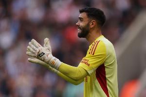 拉亚：在球还没到中场线时，阿森纳的球员就都想着去拦截