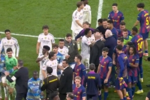 要素拉满💥国家德比回来了！红牌点球赛前放话赛后冲突一样不缺