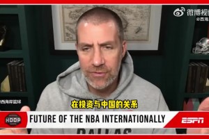 人气火爆，瓦科被球迷们围住签名