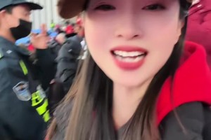 蓉城女球迷：感谢山东的兄弟们😁