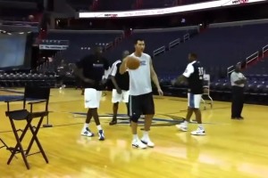 纳什：当年打算给幼年库里上课 结果他满场跑被他打退役了😅