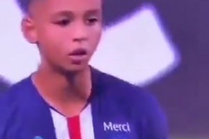 谁最可爱？网友当年恶搞儿童版欧冠决赛拜仁vs巴黎！